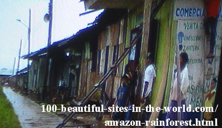 Beautiful Amazonian Photos: A village on the Amazon.