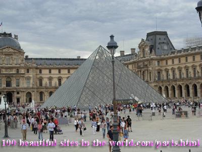 Beautiful Louvre Pyramid Architecture, Paris!